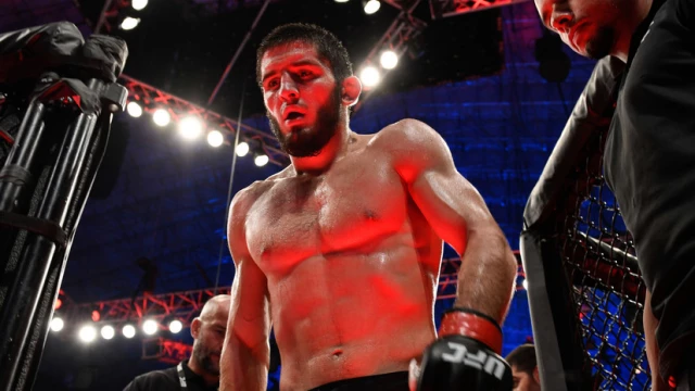 В UFC официально подтвердили бой Махачева с Добером